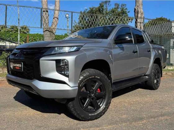 MITSUBISHI L200 TRITON 2.4 16V TURBO DIESEL SPORT HPE CD 4P 4X4 AUTOMÁTICO